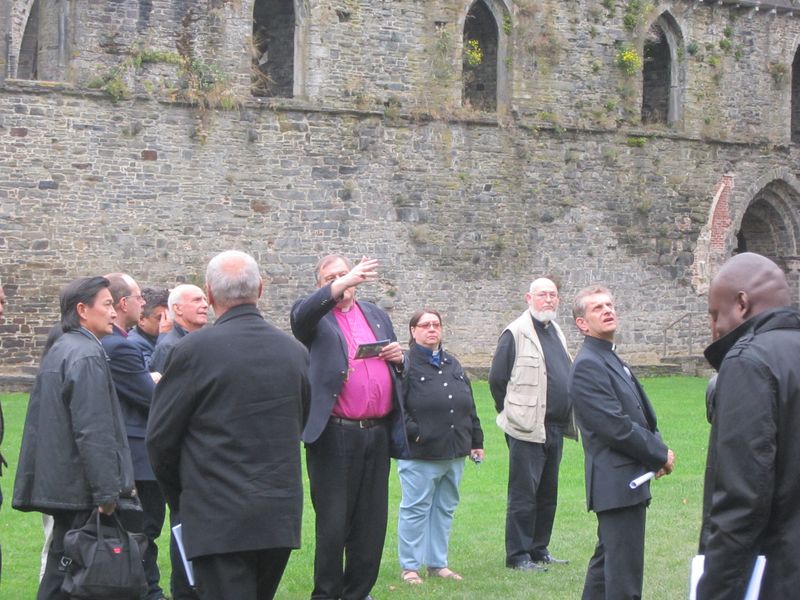 Visite de l'abbaye de Villers-la-ville au synode 2012